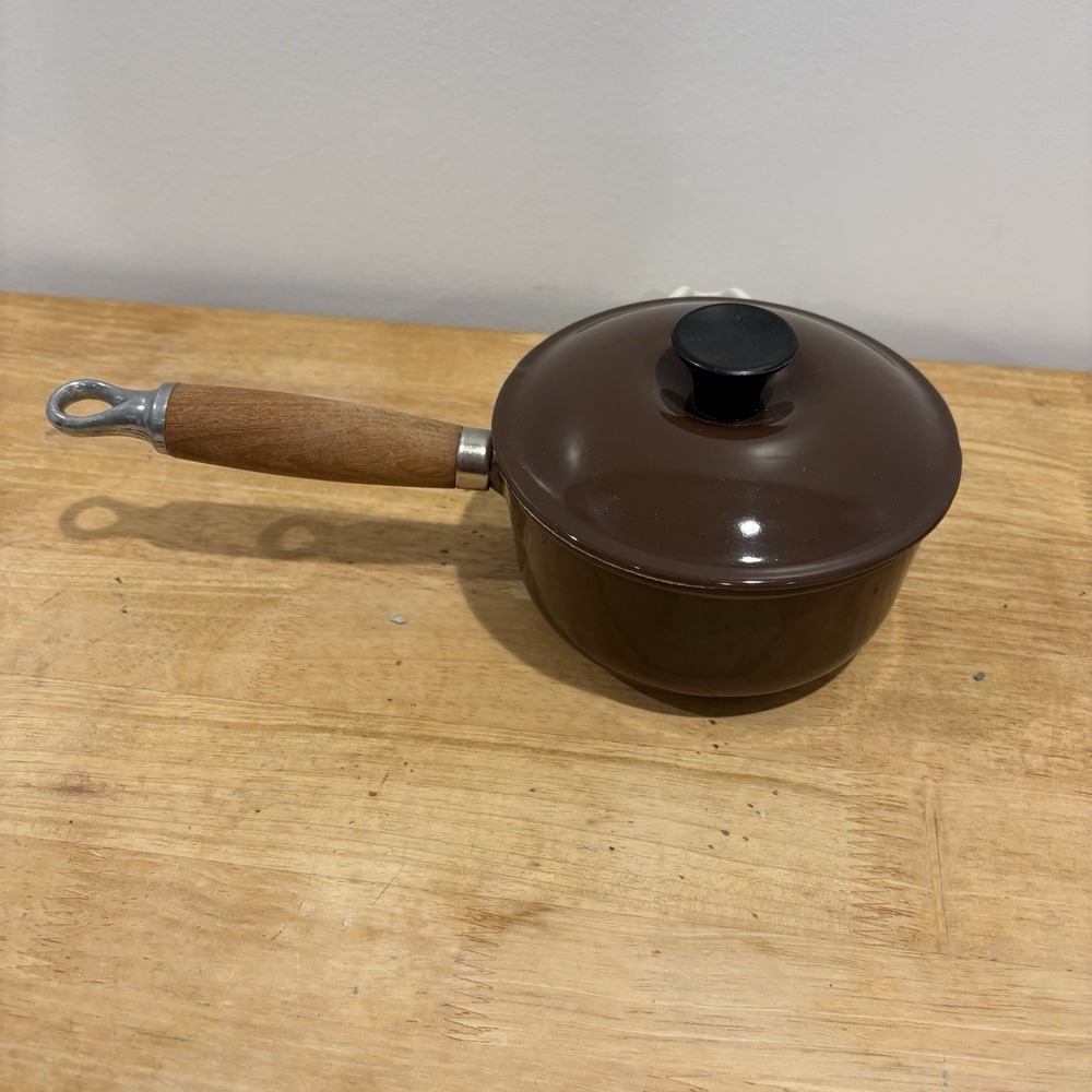 Le Creuset Vintage Sauce Pan With Spout Brown #14 Wood Handle Pot Enamel